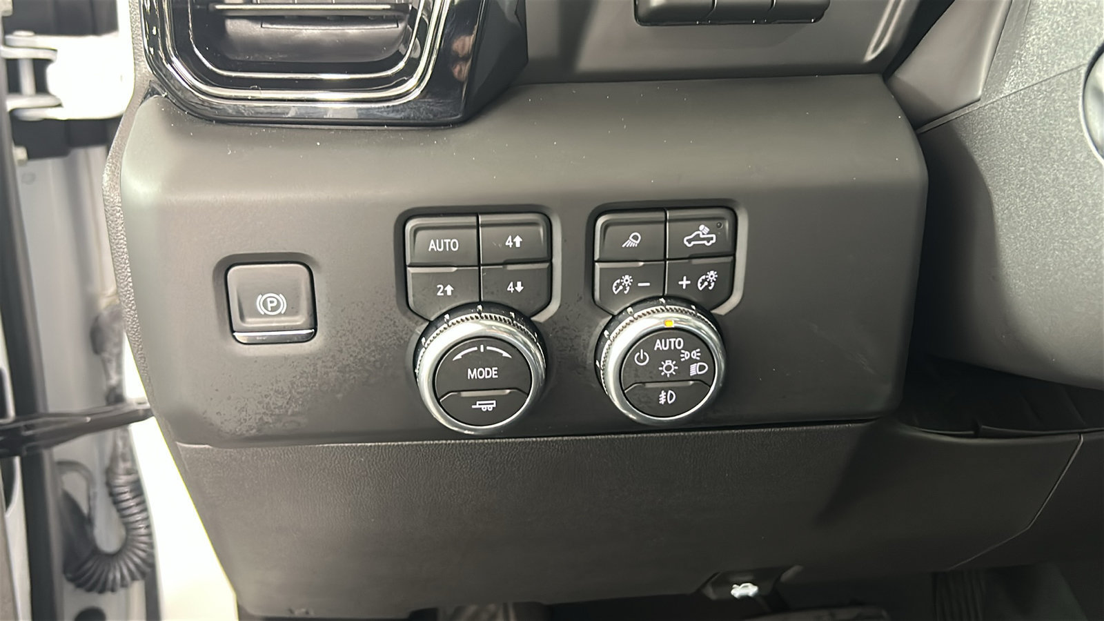 New 2026 GMC Sierra 1500 AT4 w/ AT4 Premium Package AWD/4WD image 23