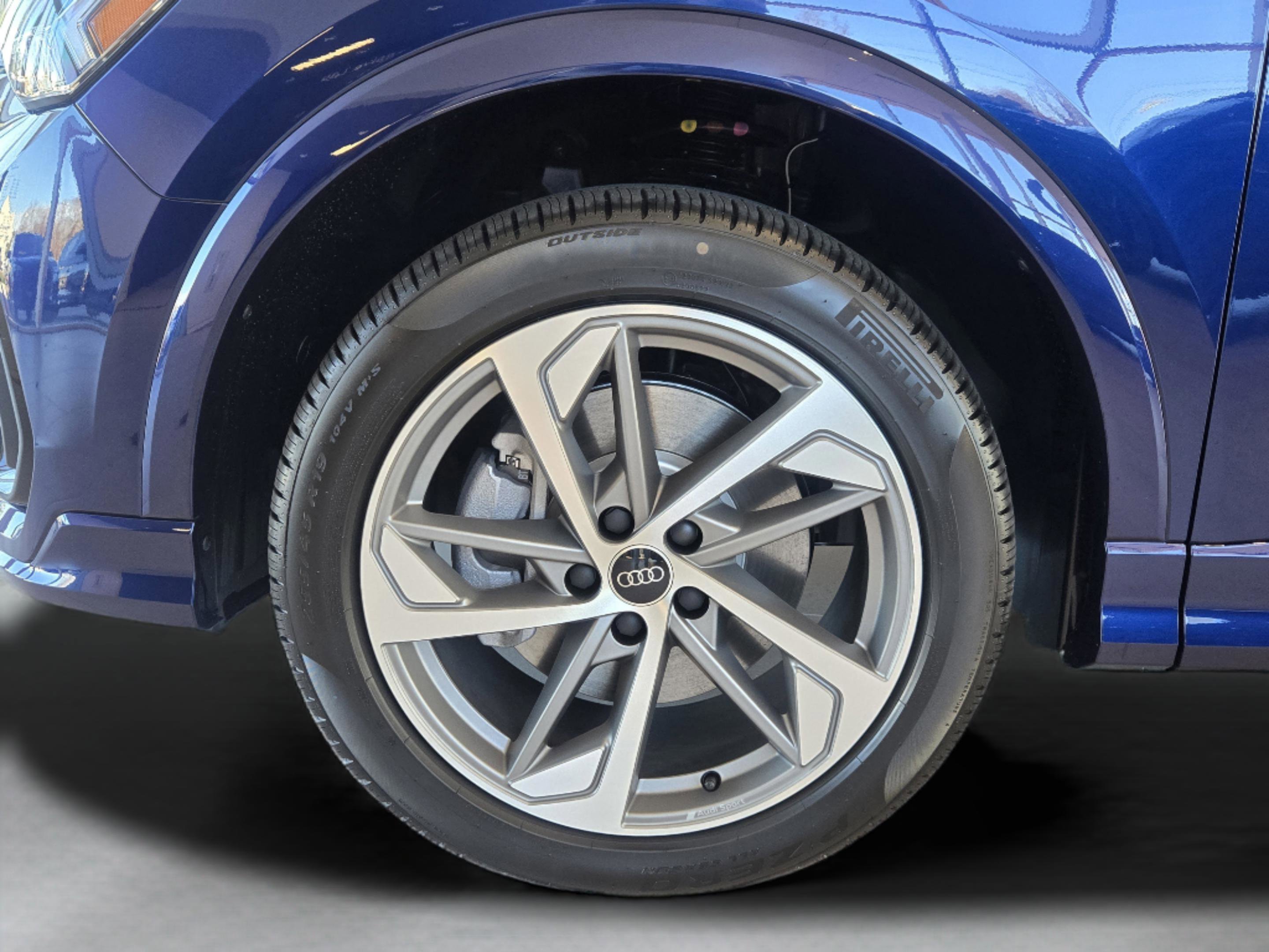 New 2025 Audi Q3 2.0T Premium image 12