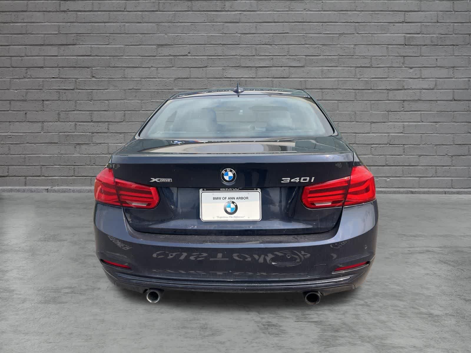 Used 2017 BMW 340i xDrive Sedan AWD/4WD image 6