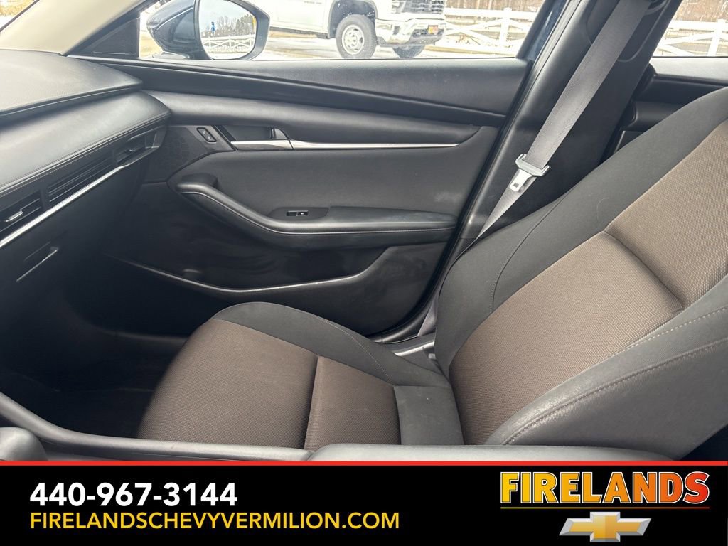 Used 2020 MAZDA MAZDA3 Sedan image 12