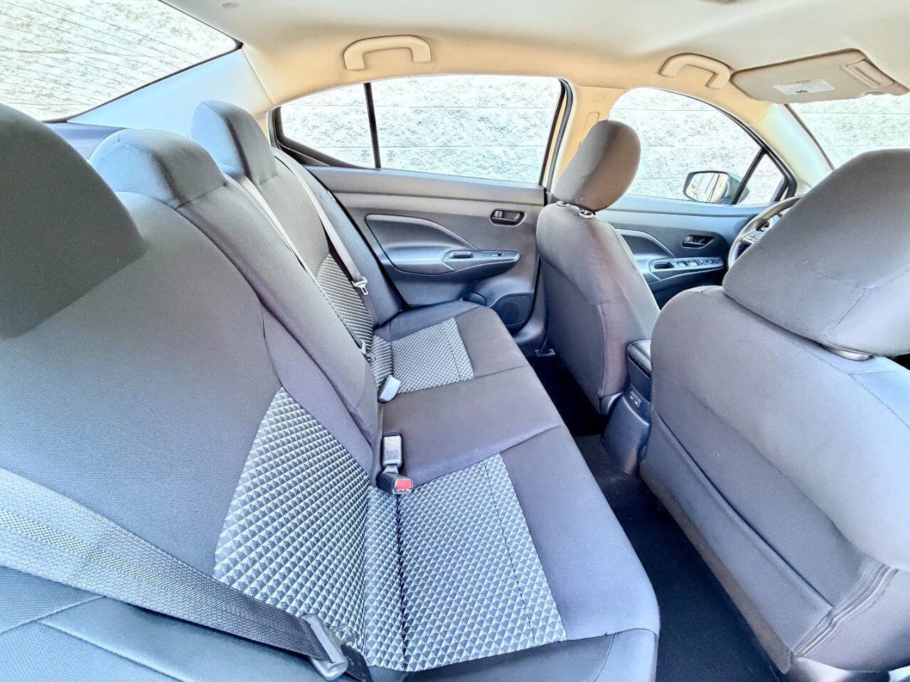 Used 2020 Nissan Versa S image 36