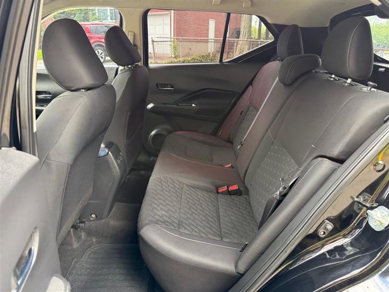 Used 2021 Nissan Kicks SV image 10