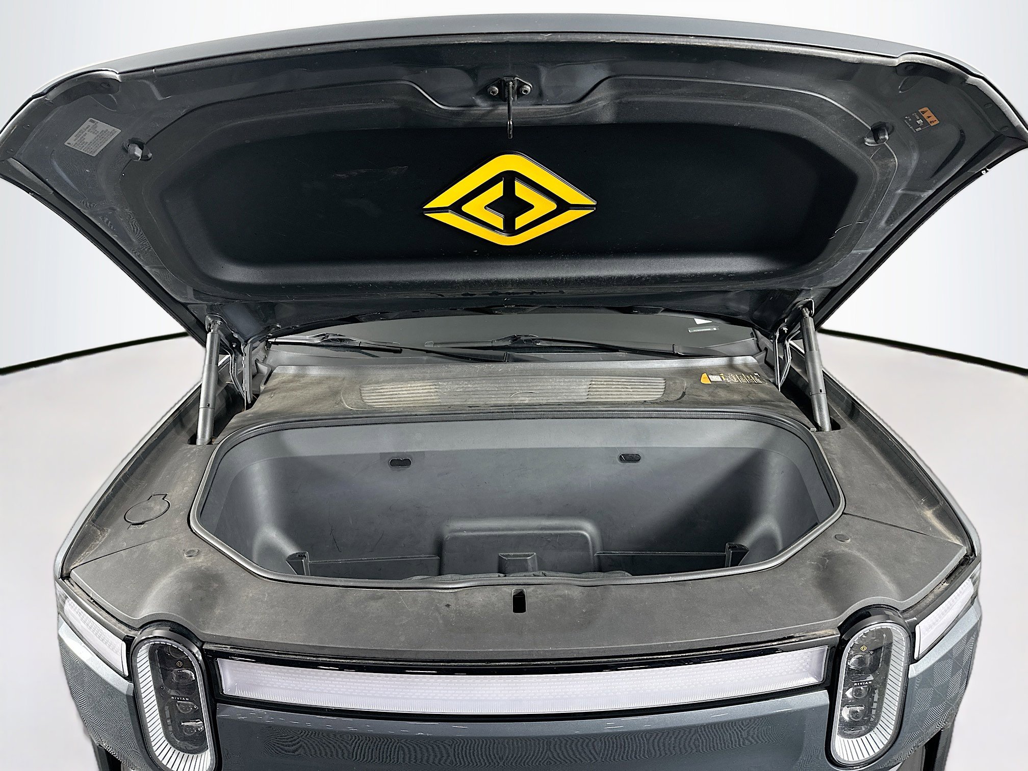 Used 2022 Rivian R1T Adventure image 32