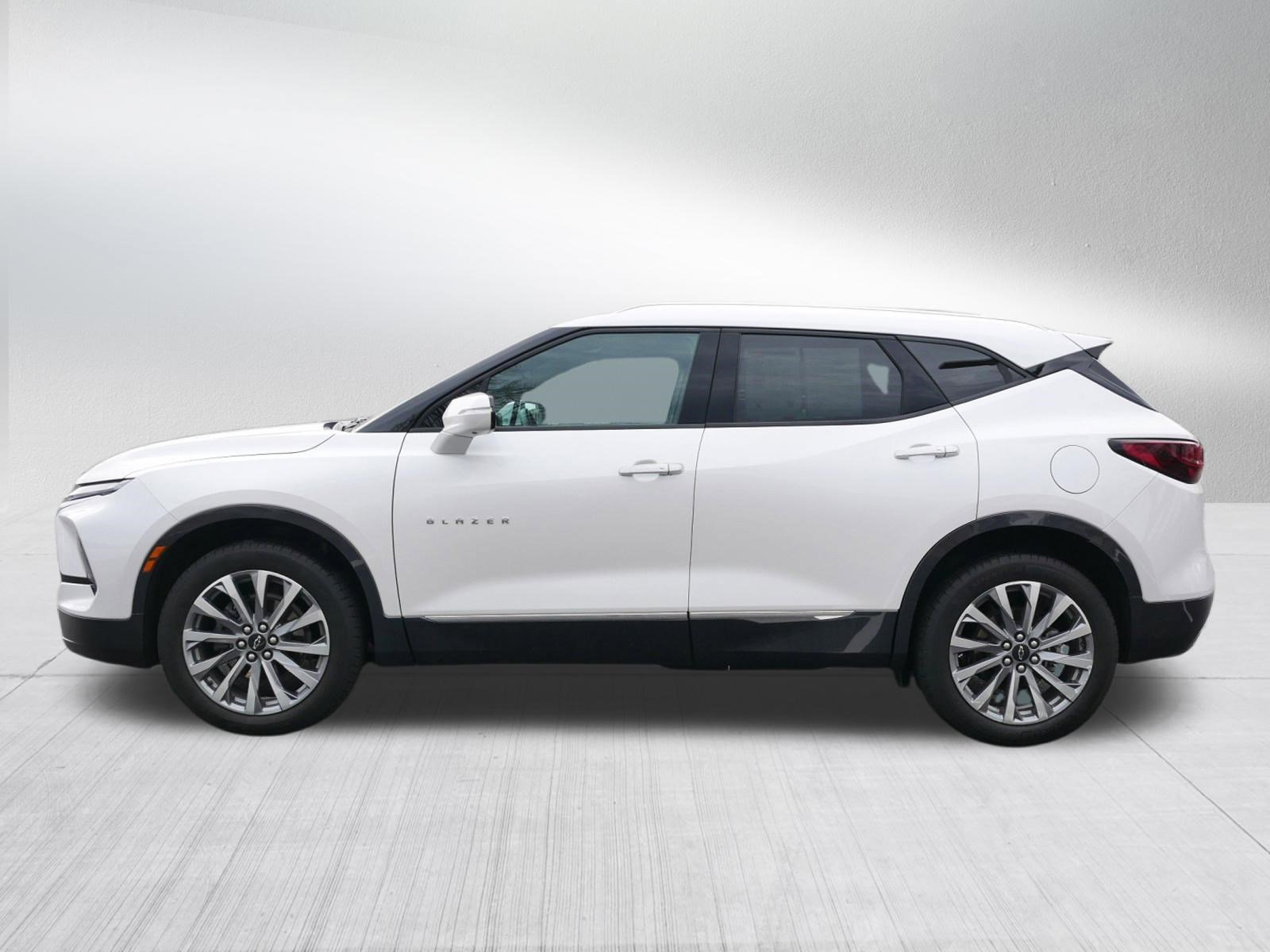 Used 2024 Chevrolet Blazer Premier w/ Driver Confidence II Package image 4