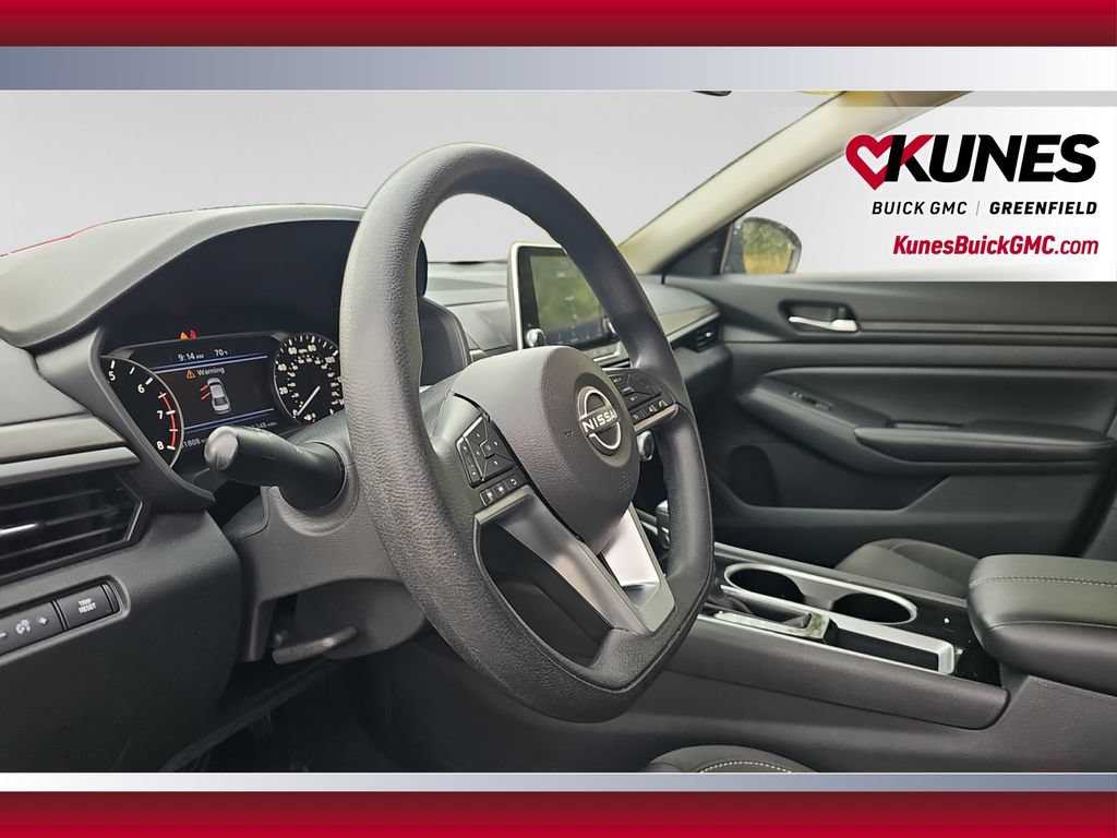 Used 2024 Nissan Altima 2.5 SV FWD image 17
