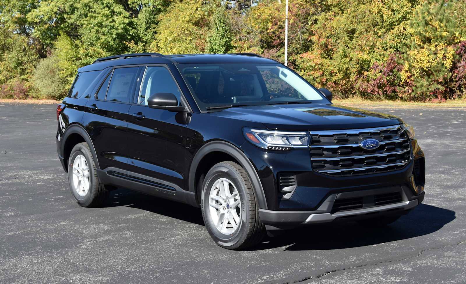 New 2026 Ford Explorer Active image 1