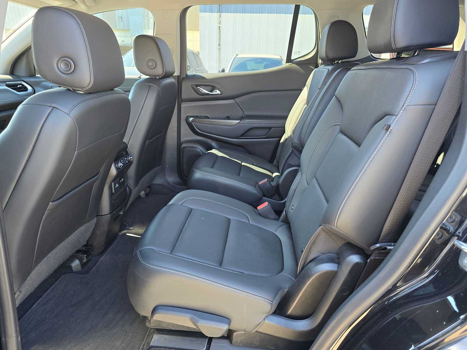 Used 2022 GMC Acadia SLT w/ Technology Package AWD/4WD image 14