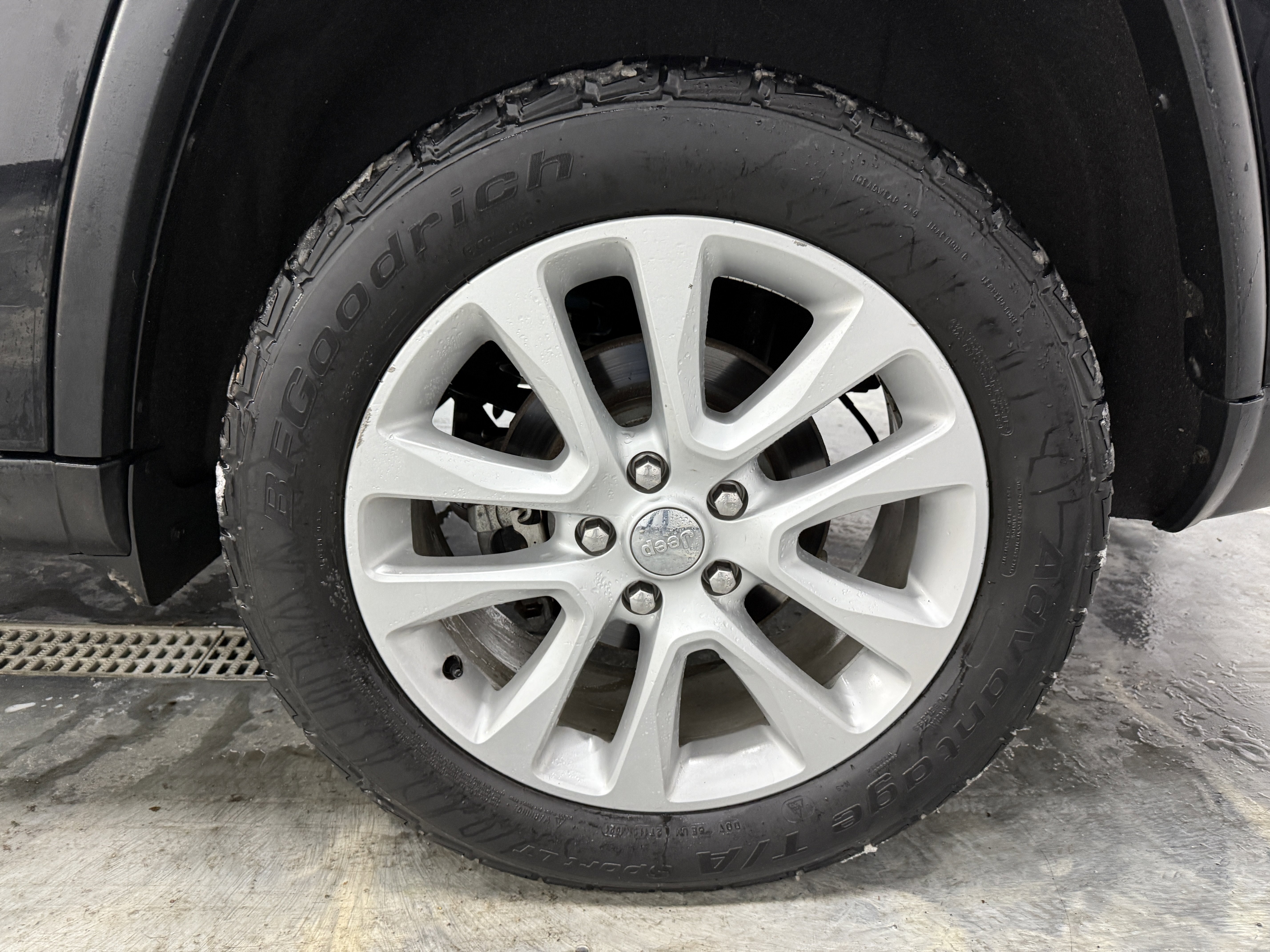 Used 2017 Jeep Grand Cherokee Limited image 24