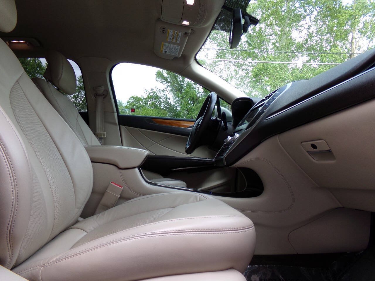 Used 2018 Lincoln MKC Select w/ Select Plus Package FWD image 25