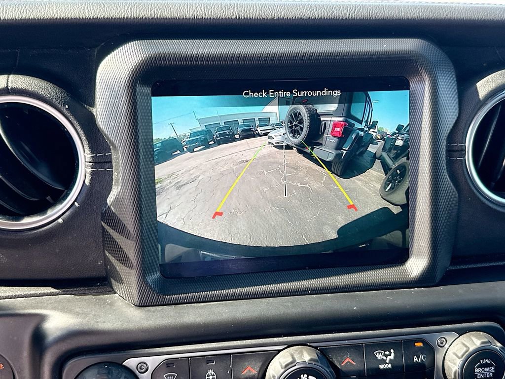 Used 2021 Jeep Wrangler Unlimited Sahara w/ Cold Weather Group image 15