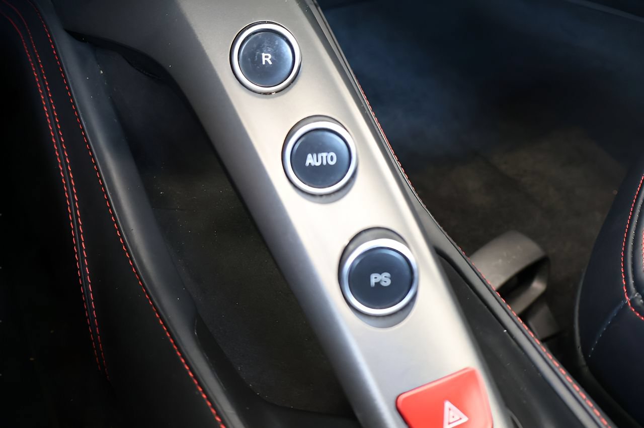 Used 2018 Ferrari 488 Spider RWD image 28