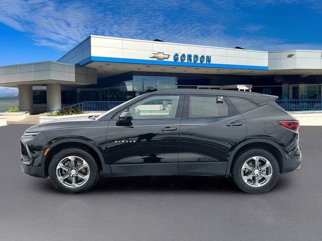 Used 2024 Chevrolet Blazer LT w/ Convenience Package image 3