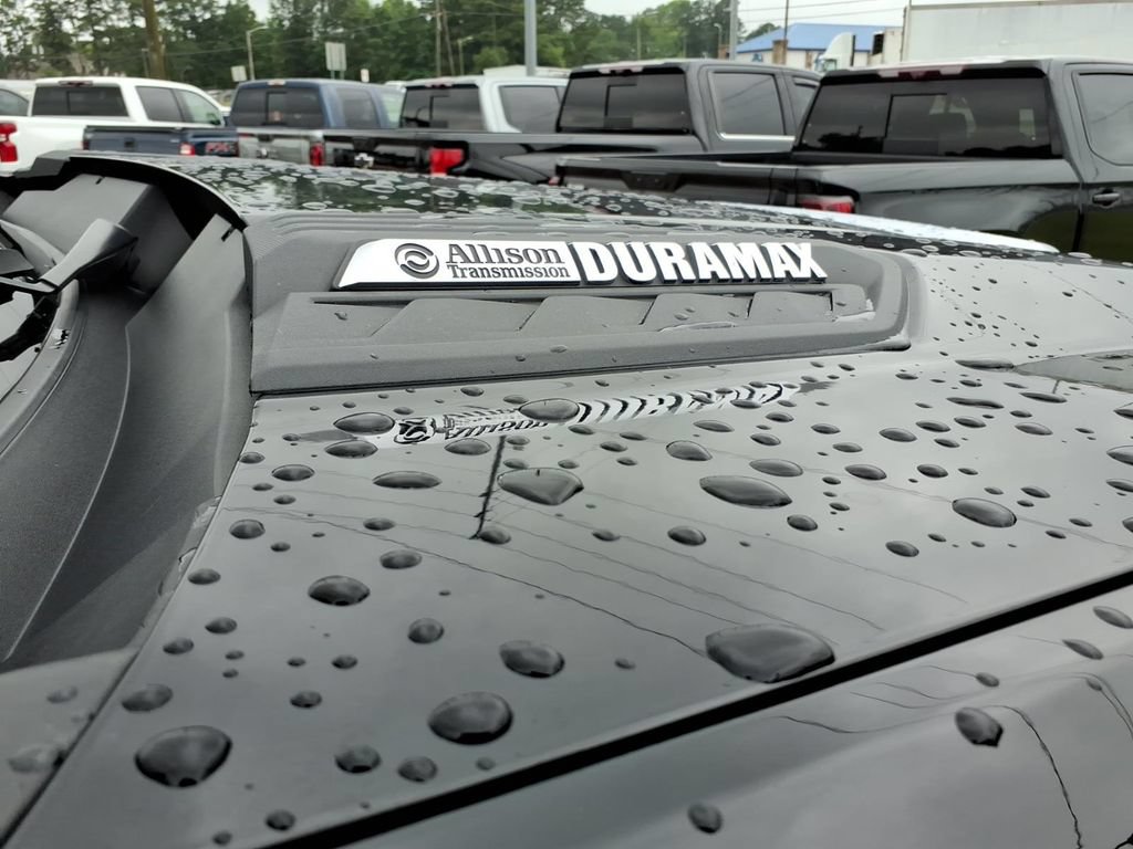 Used 2024 Chevrolet Silverado 2500 High Country w/ High Country Premium Package AWD/4WD image 11