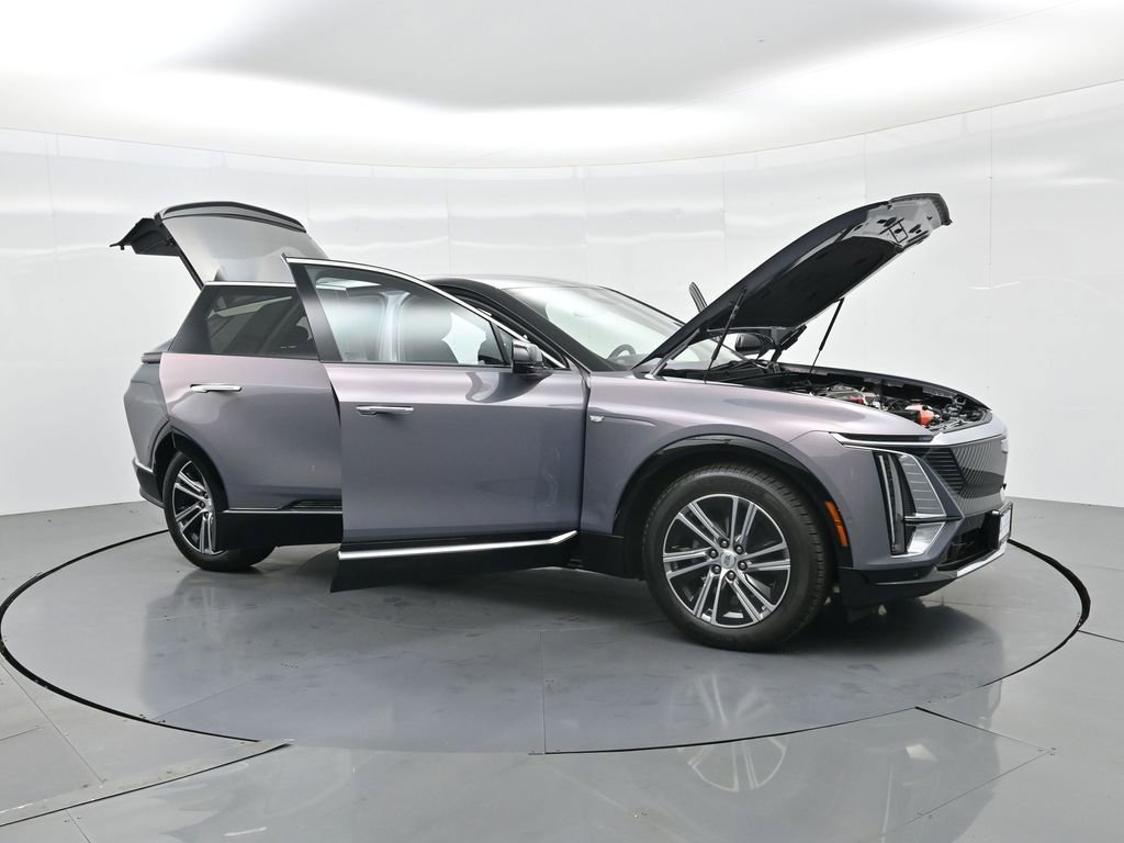 Used 2025 Cadillac Lyriq Luxury image 42