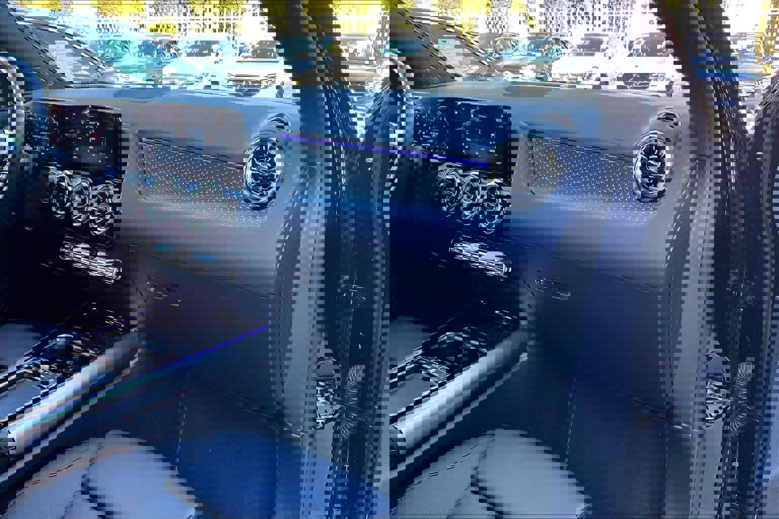 Used 2025 Mercedes-Benz GLA 250 image 18