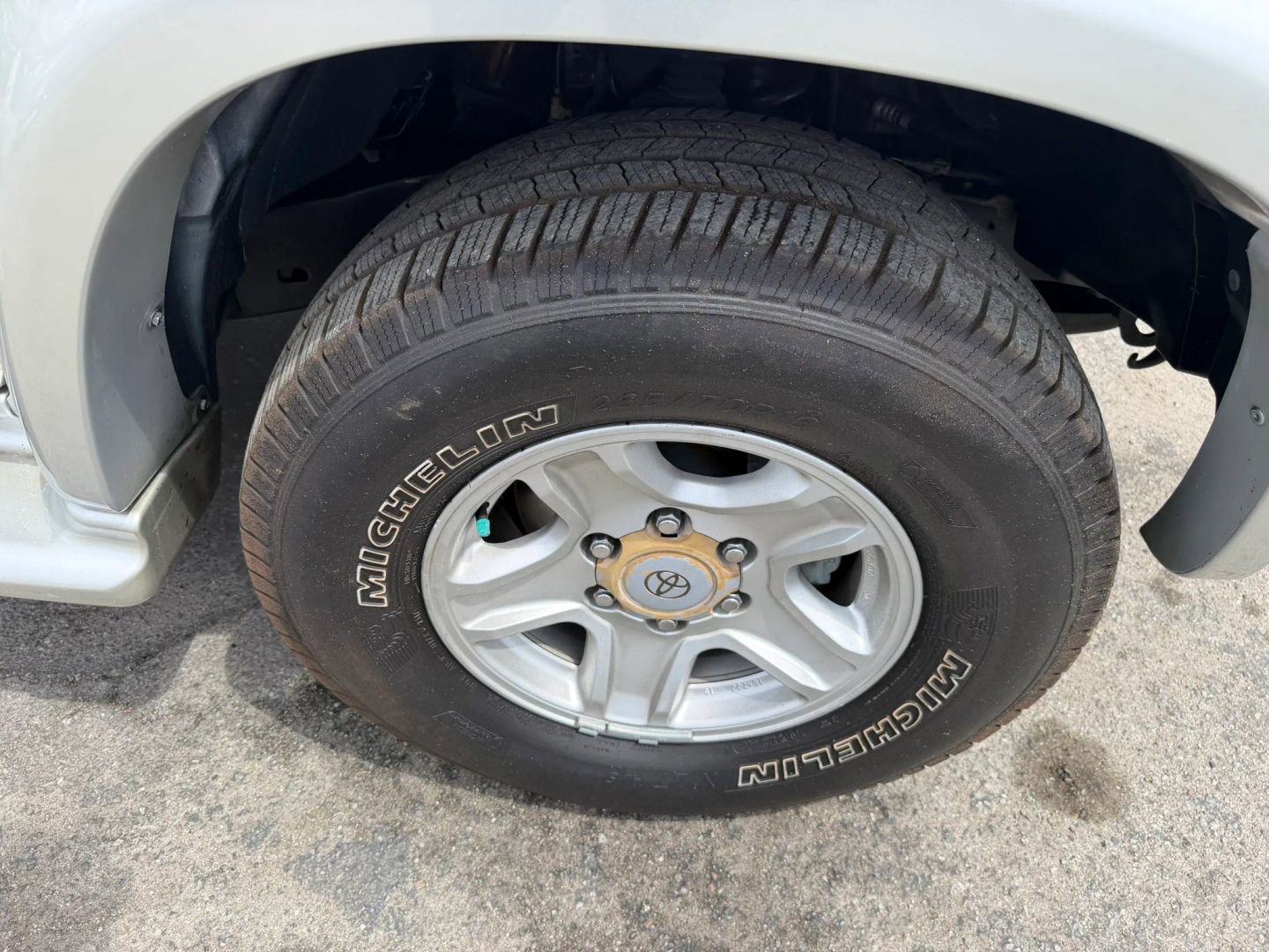 Used 2000 Toyota 4Runner Limited image 22