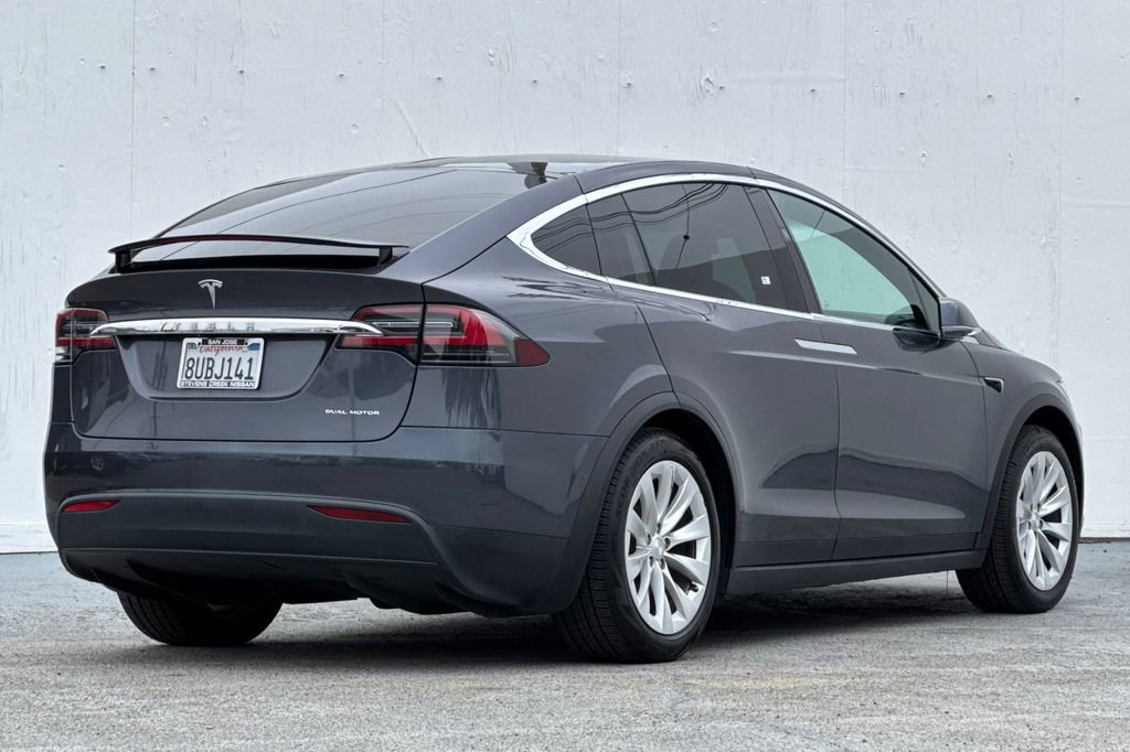 Used 2021 Tesla Model X Long Range image 3