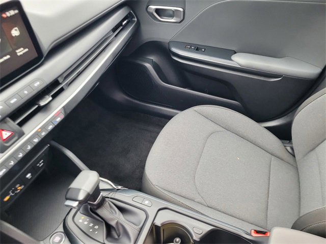 Used 2025 Kia K4 LXS image 11