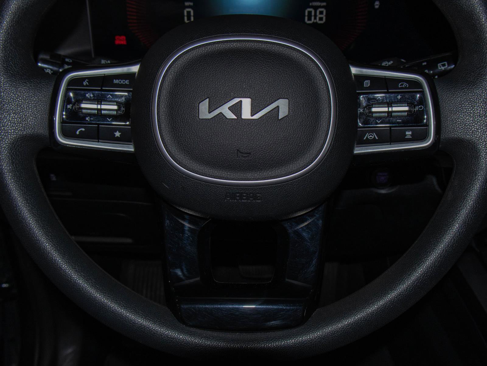 Used 2025 Kia Sorento LX image 11