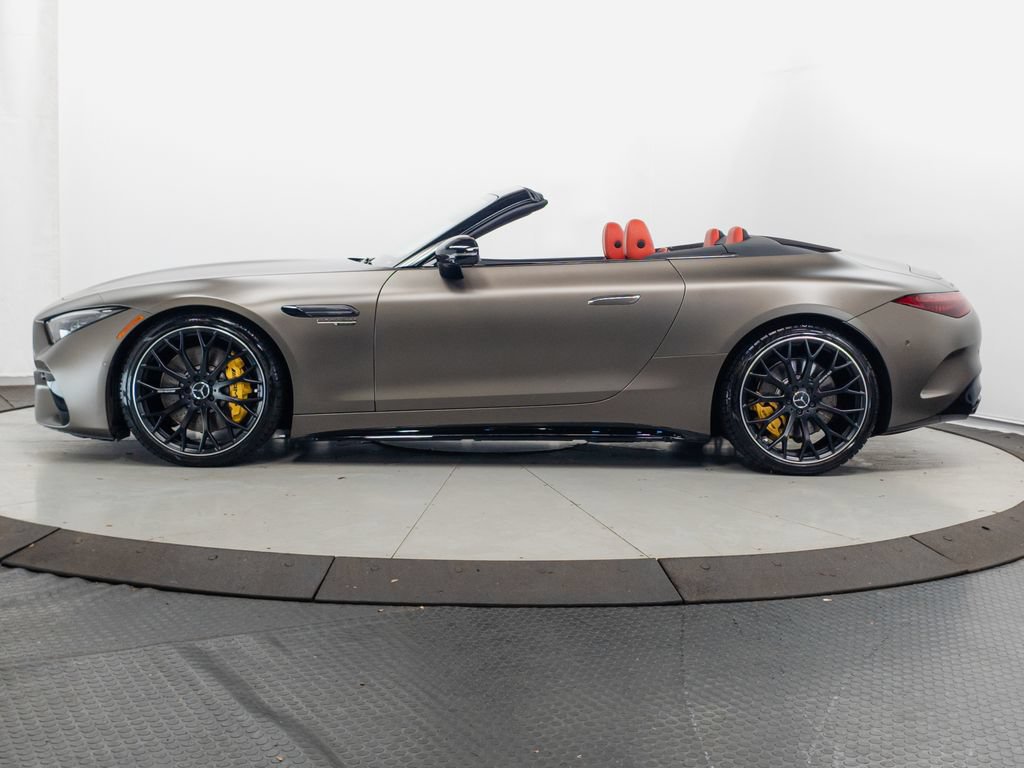 Used 2022 Mercedes-Benz SL 55 AMG 4MATIC w/ Driver Assistance Package image 5