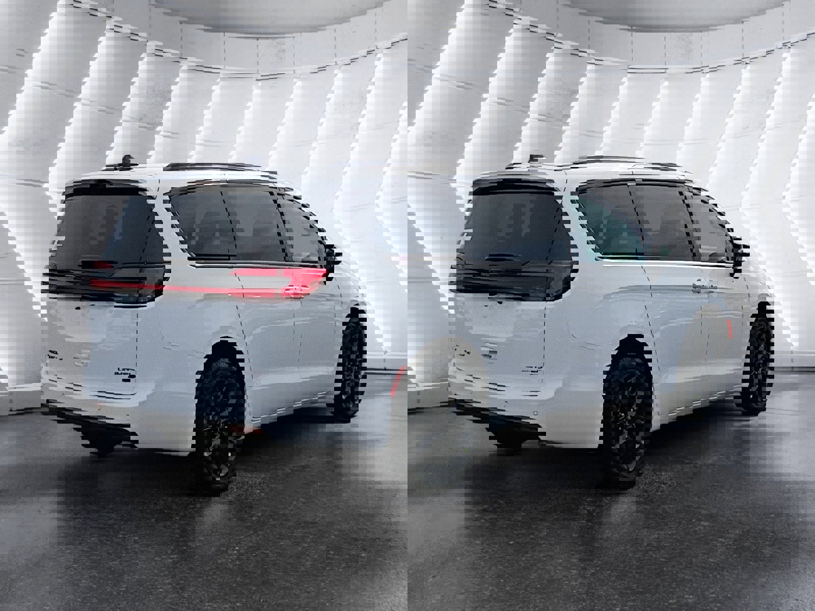 New 2026 Chrysler Pacifica Limited image 6