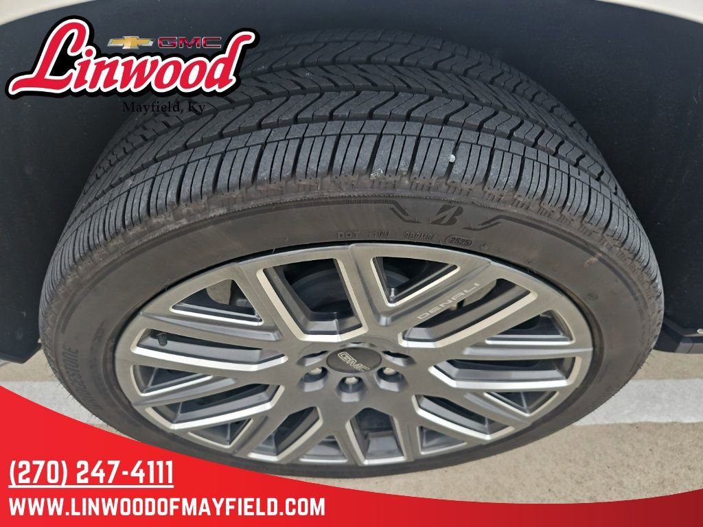 Used 2025 GMC Yukon XL Denali Ultimate AWD/4WD image 8