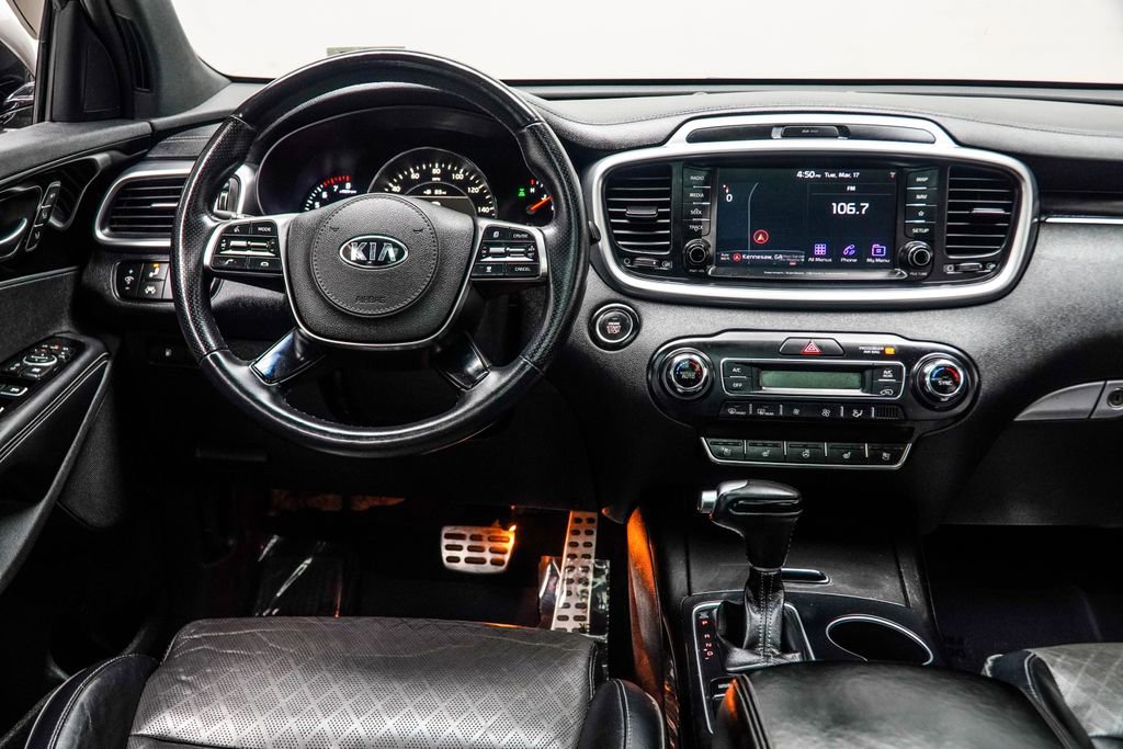 Used 2019 Kia Sorento SX image 16