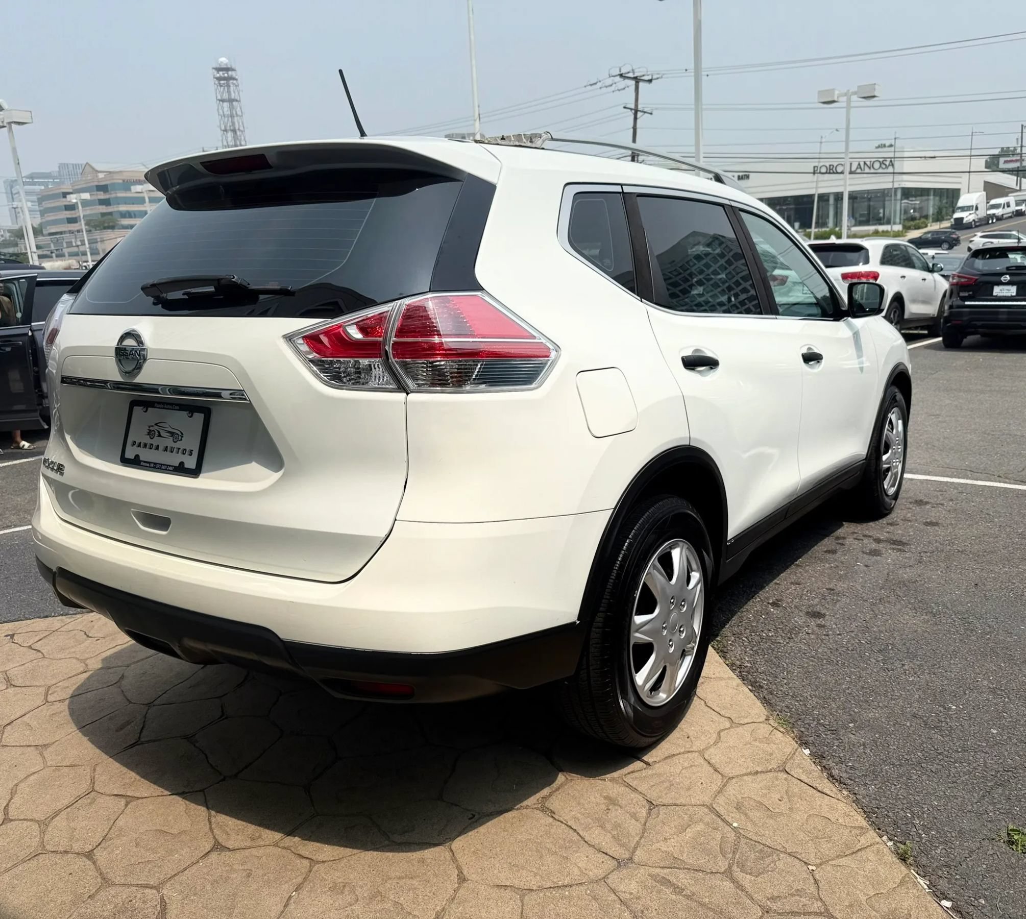 Used 2016 Nissan Rogue S FWD image 7