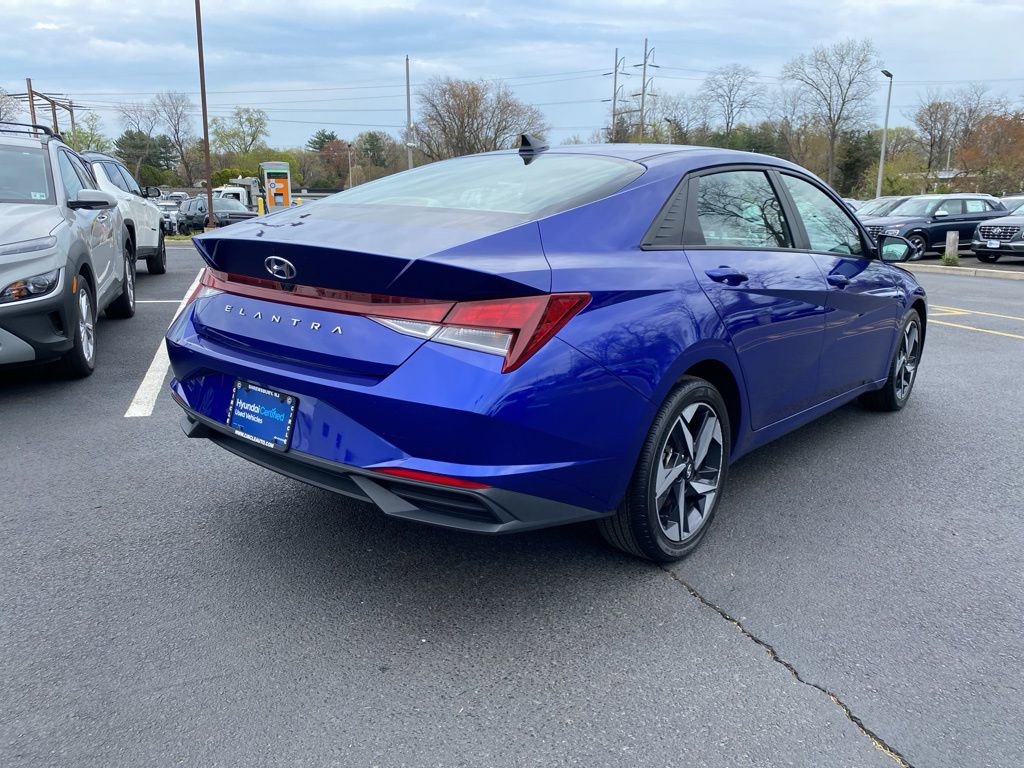 Certified 2023 Hyundai Elantra SEL w/ Convenience Package image 3