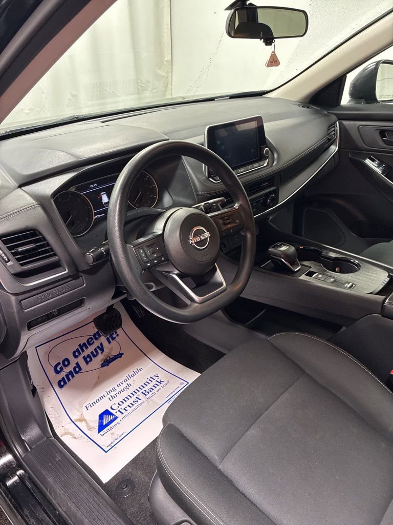 Used 2024 Nissan Rogue S image 10