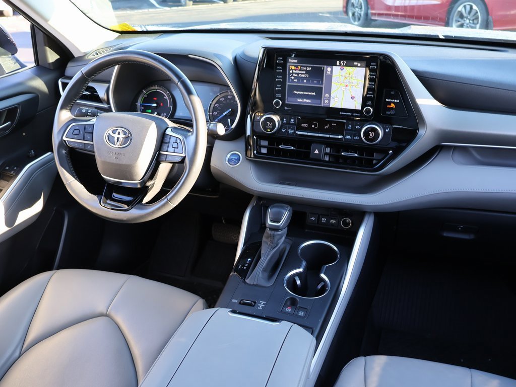 Used 2020 Toyota Highlander XLE image 11