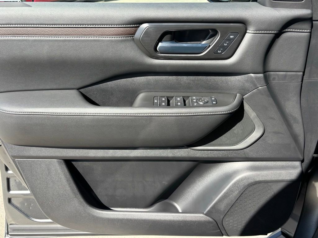 New 2026 Nissan Armada SL w/ Captain's Chari Seat Package image 11