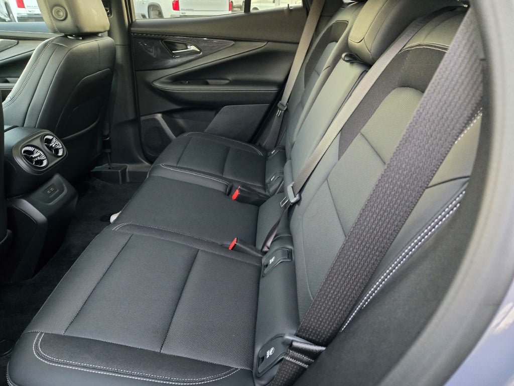 Certified 2024 Chevrolet Blazer EV LT AWD/4WD image 17