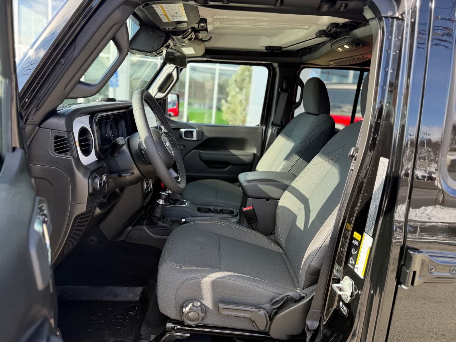 Certified 2025 Jeep Gladiator Sport AWD/4WD image 7