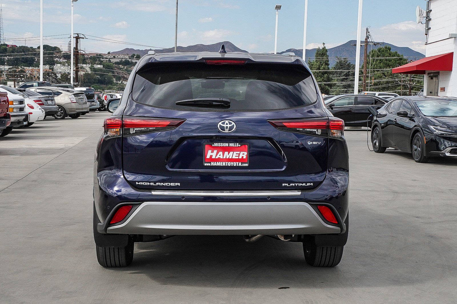 New 2025 Toyota Highlander Platinum image 6