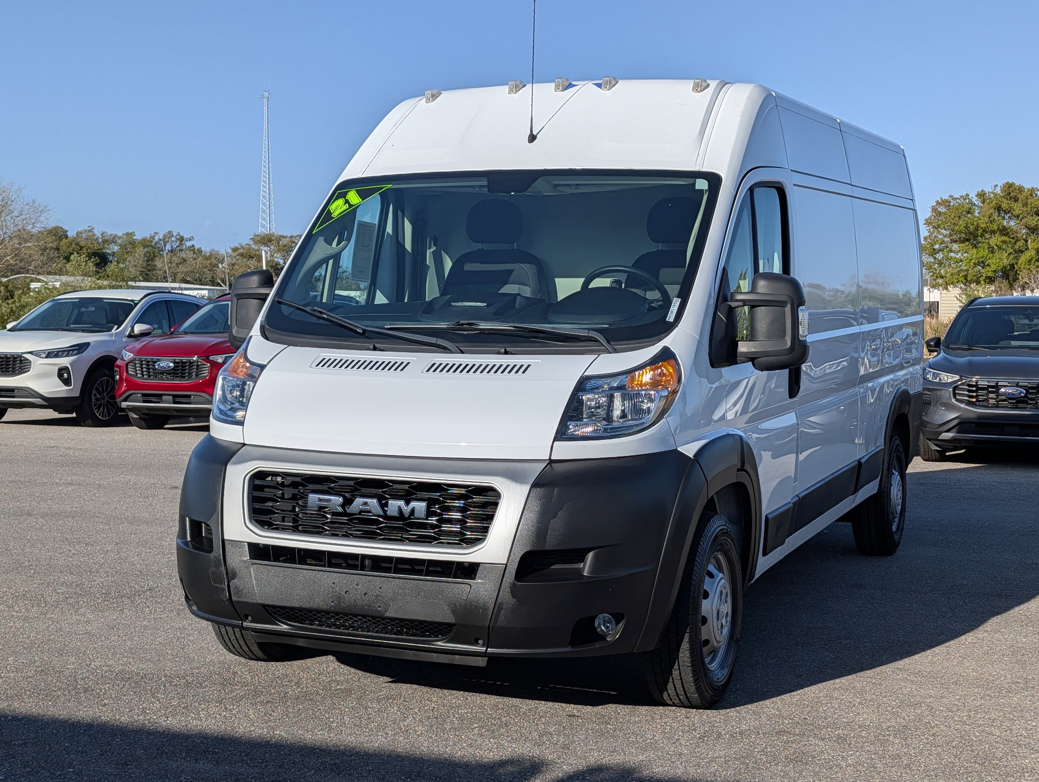 Used 2021 RAM ProMaster 2500 w/ Convenience Group FWD image 7