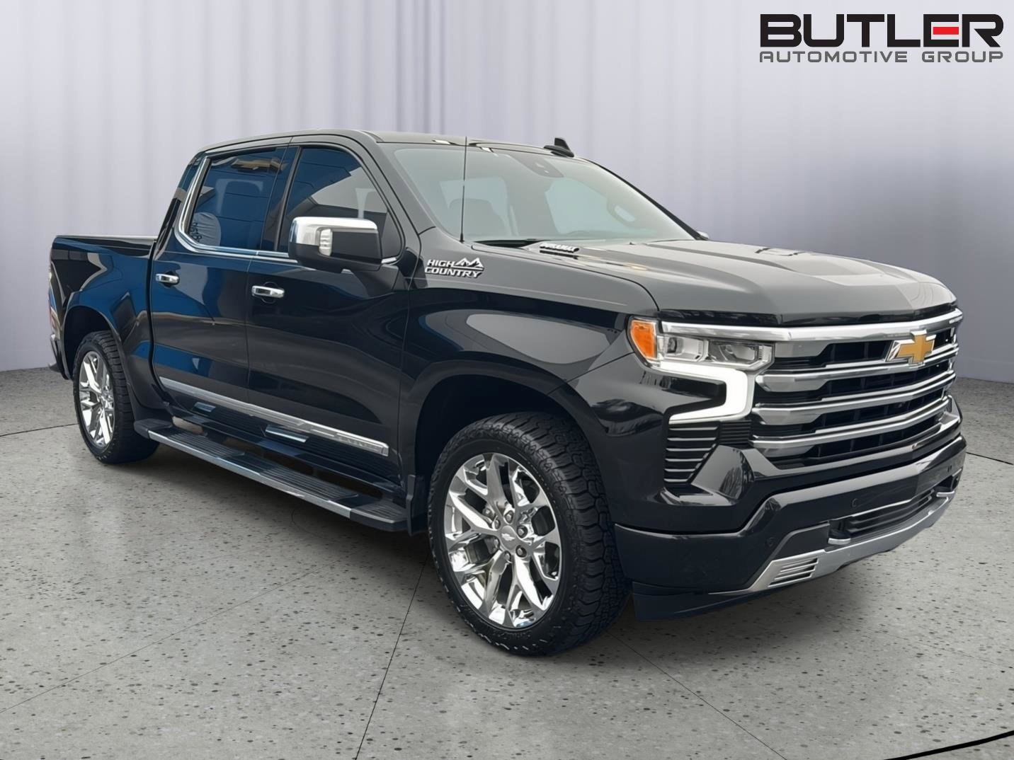 Used 2023 Chevrolet Silverado 1500 High Country w/ Technology Package AWD/4WD image 7