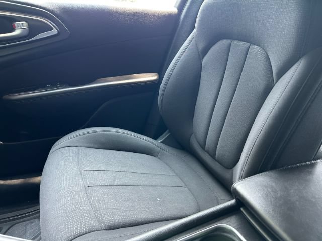 Used 2016 Chrysler 200 Limited FWD image 21