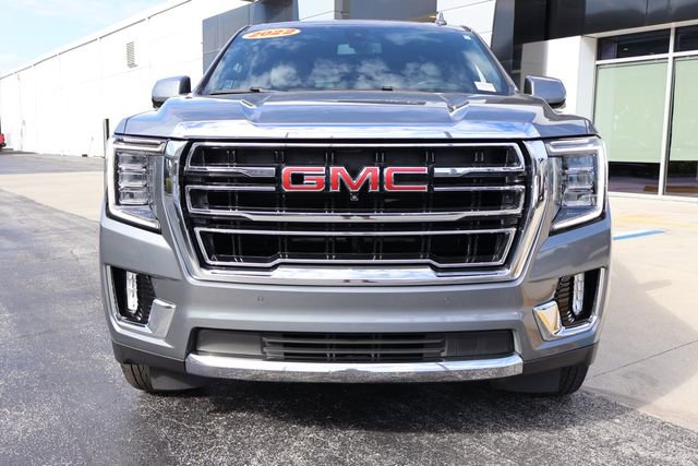 Used 2022 GMC Yukon SLT w/ SLT Luxury Package RWD image 2