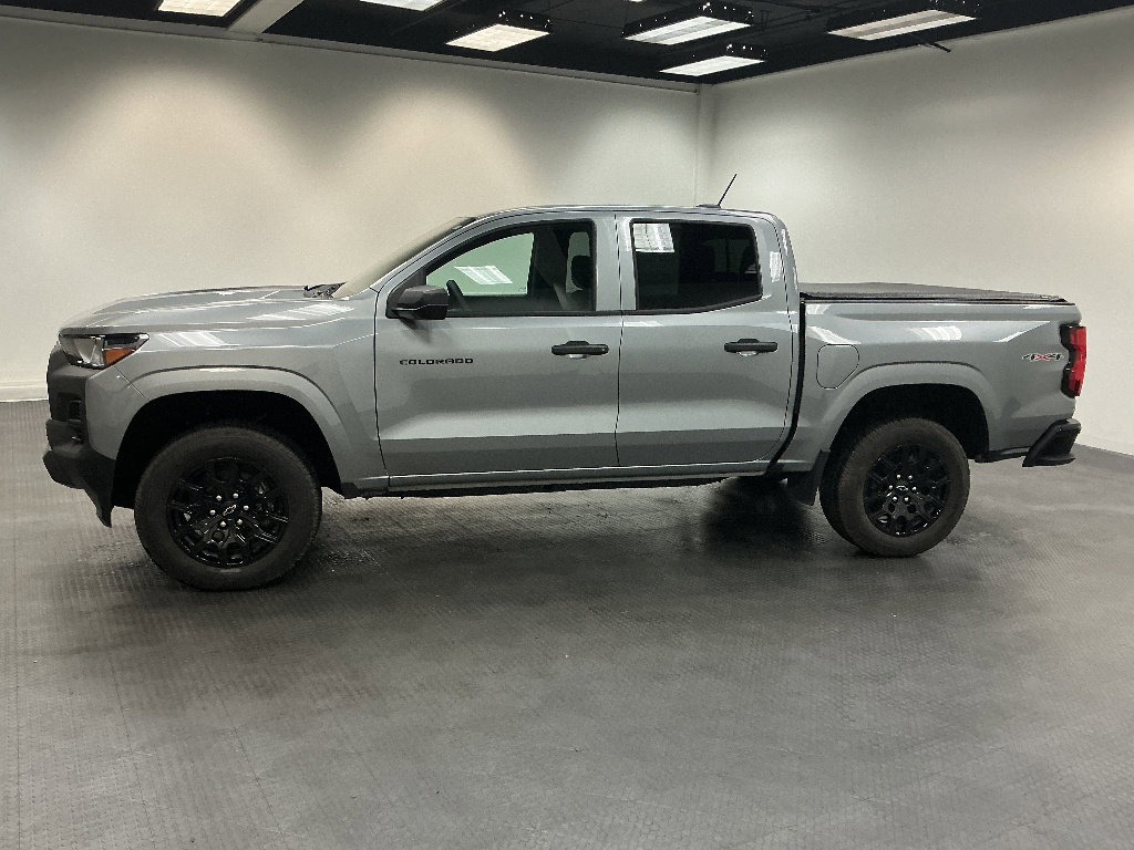 Used 2026 Chevrolet Colorado W/T AWD/4WD image 2