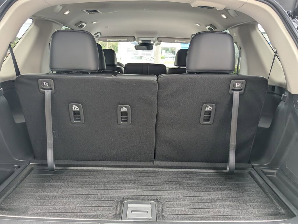 New 2025 Honda Pilot Black Edition image 9