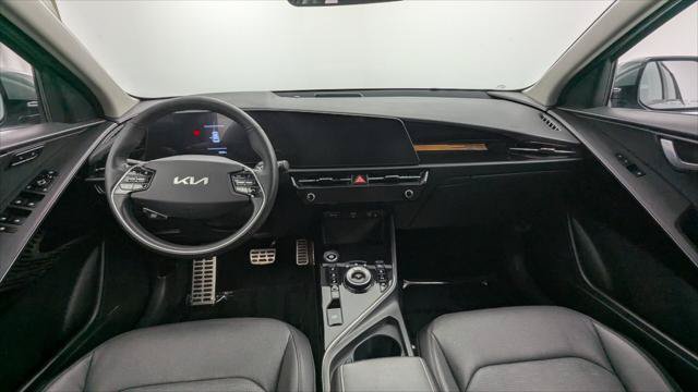 Used 2023 Kia Niro SX Touring FWD image 23