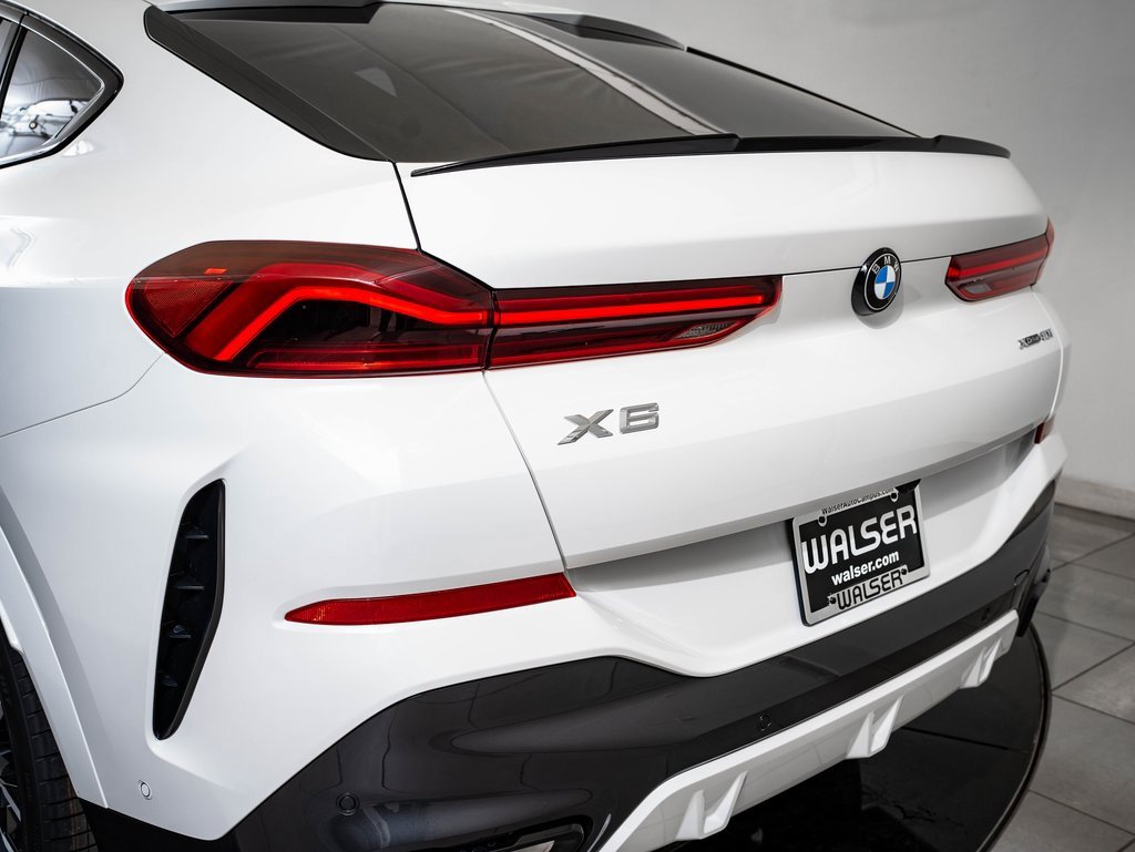 New 2026 BMW X6 xDrive40i w/ Climate Comfort Package image 19