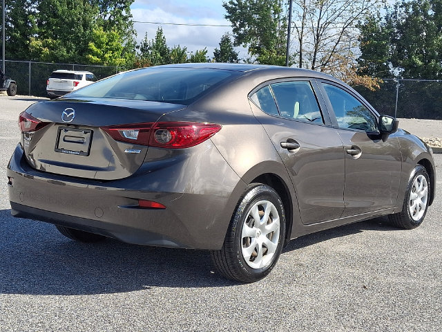 Used 2018 MAZDA MAZDA3 Sport FWD image 9