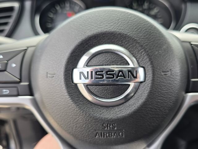 Used 2019 Nissan Rogue SV image 25