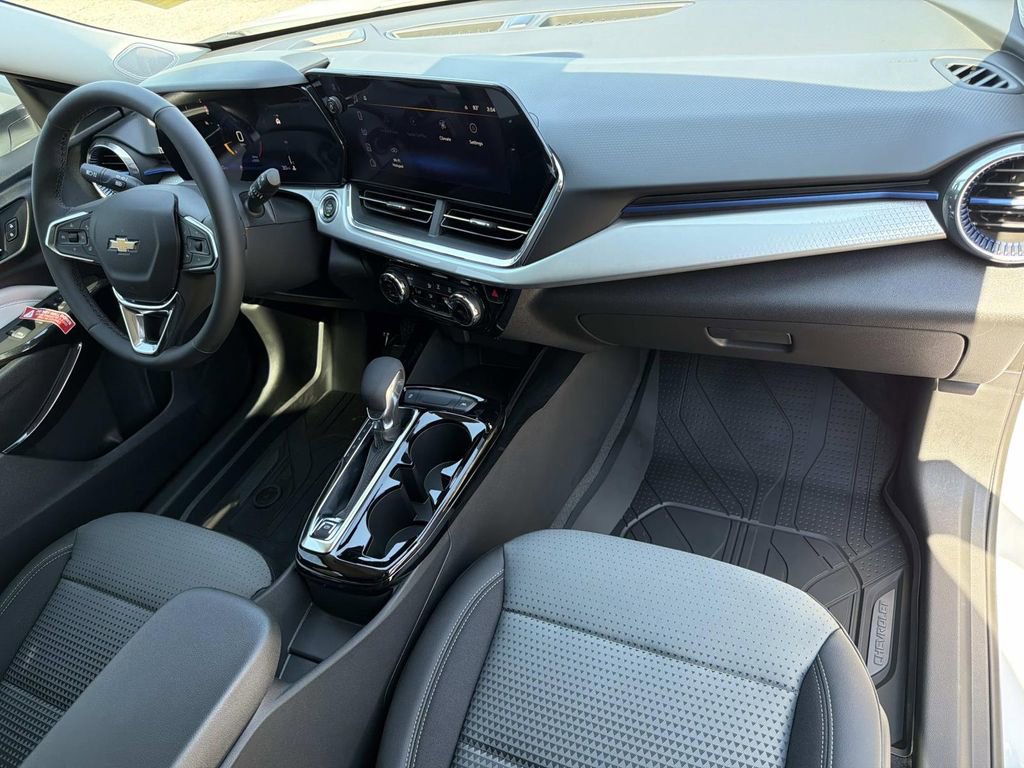 New 2026 Chevrolet Trax LT w/ LT Convenience Package FWD image 13