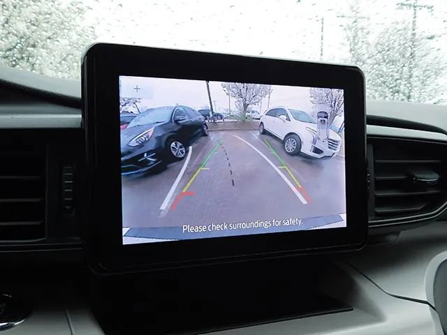 Used 2023 Ford Explorer XLT AWD/4WD image 19
