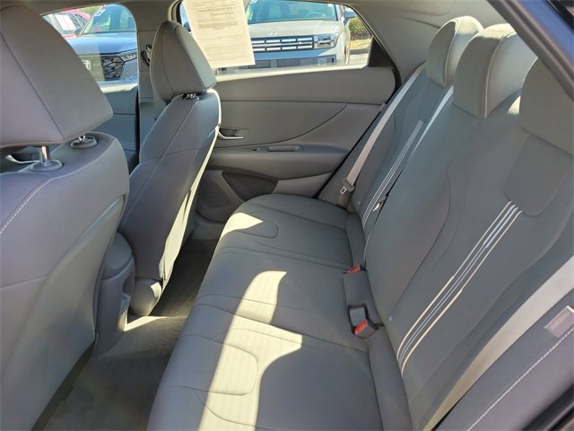 Used 2025 Hyundai Elantra Sport image 11