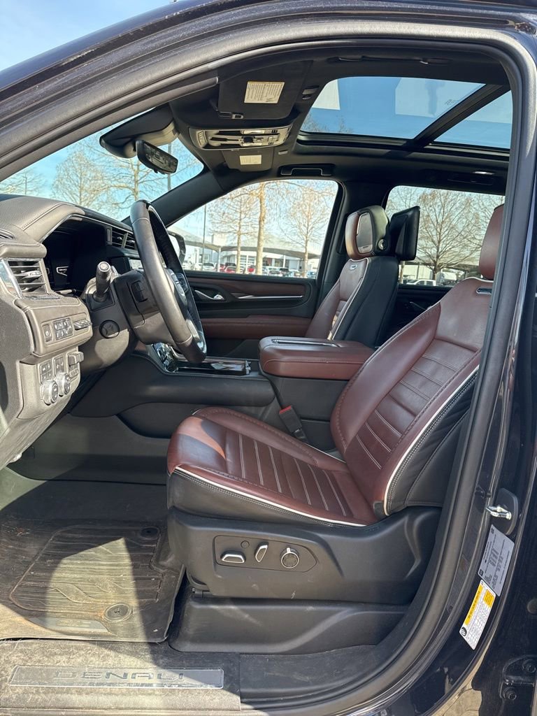 Used 2023 GMC Yukon XL Denali Ultimate image 7