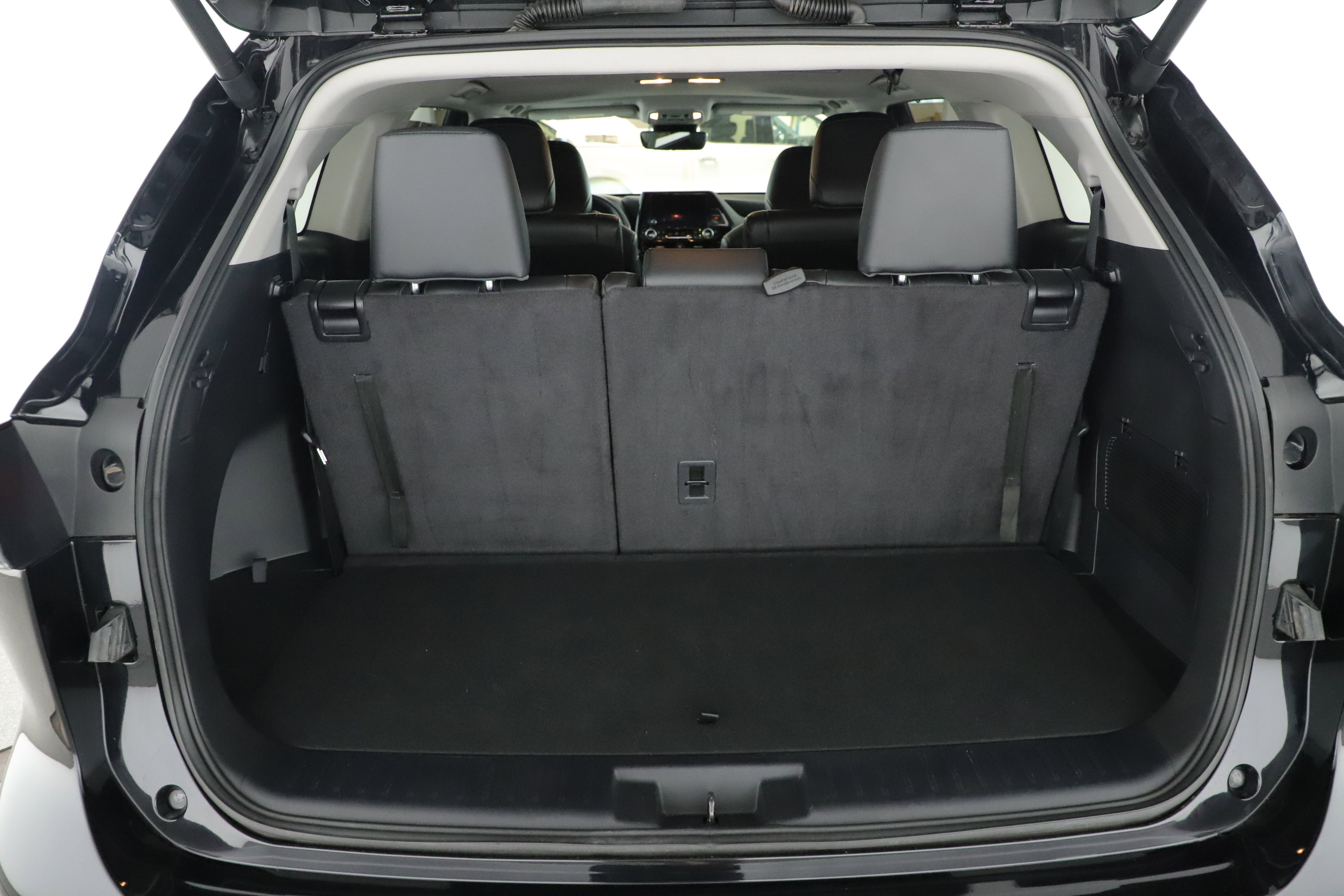 Used 2024 Toyota Highlander LE image 5